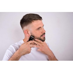 Tondeuse à barbe et moustache à piles WAHL
