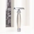 Rasoir de sécurité MERKUR 43C, rasoir de sureté à peigne fermé et manche en acier inoxydable brossé à la forme bombée